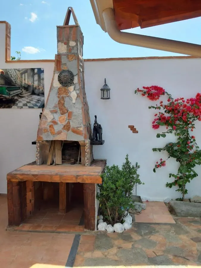 Apartment Domus Petrarca Guesthouse Serramanna Italy