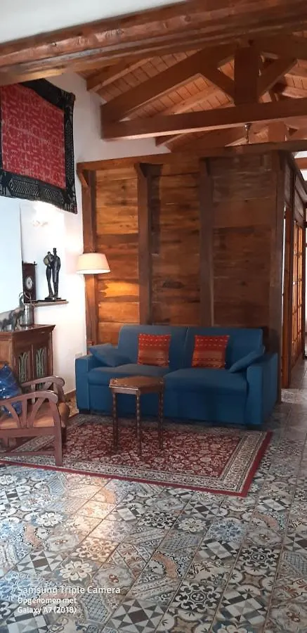 Domus Petrarca Guesthouse Serramanna Italy